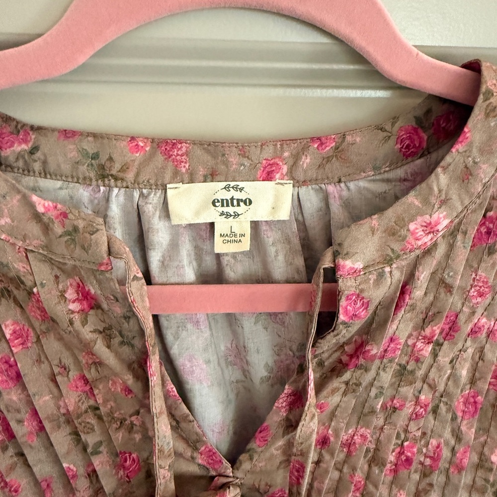entro Pink Floral Pintuck Tie-Neck Blouse - Picture 3 of 4